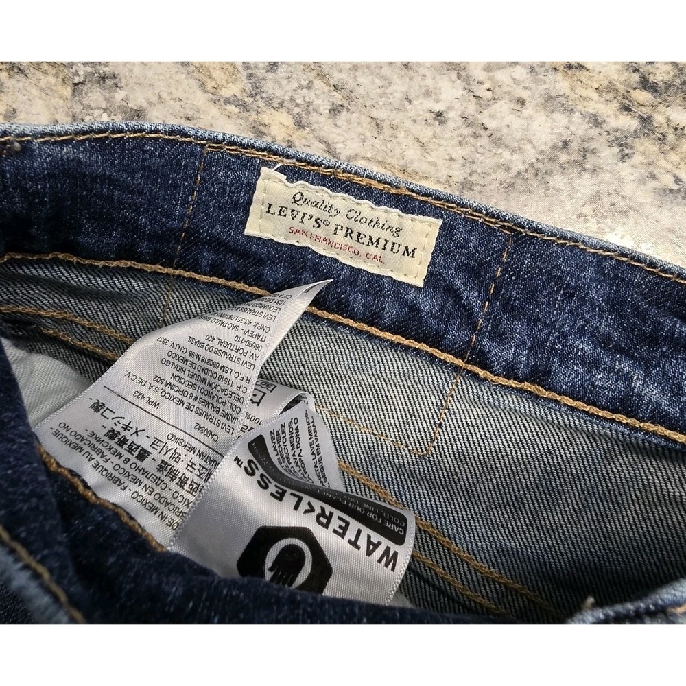 Levi's 502 Jean Shorts Size 28x9 Womens Dolphin Patch On Back Pocket. - Picture 5 of 10